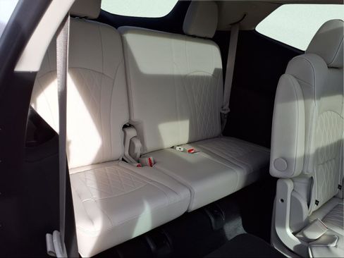 Used 2024 Buick Enclave Avenir w/ Avenir Technology Package image 23