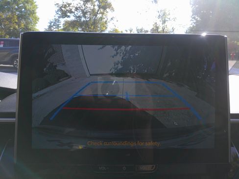 Used 2025 Toyota Corolla XLE image 25