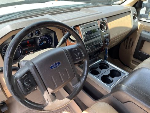 Used 2011 Ford F250 Lariat w/ FX4 Off Road Pkg AWD/4WD image 7