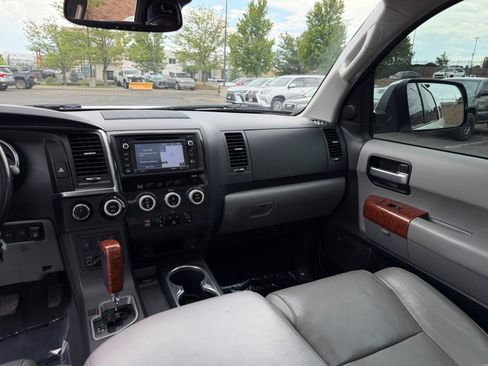 Used 2019 Toyota Sequoia Platinum w/ Carpet Mat Package (TMS) AWD/4WD image 19