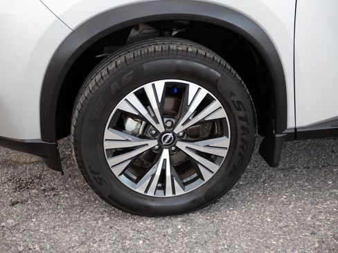 Used 2022 Nissan Rogue SV image 10