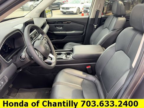 Certified 2024 Honda Pilot Touring image 25