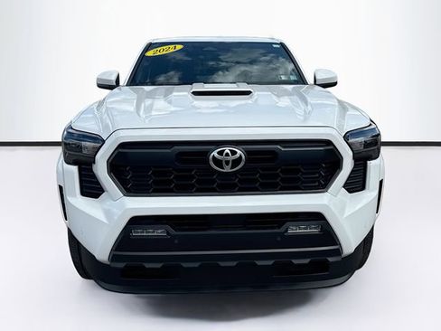 Used 2024 Toyota Tacoma TRD Sport w/ TRD Sport Upgrade Package AWD/4WD image 2