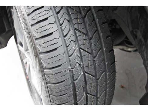 Used 2023 Nissan Rogue S image 30