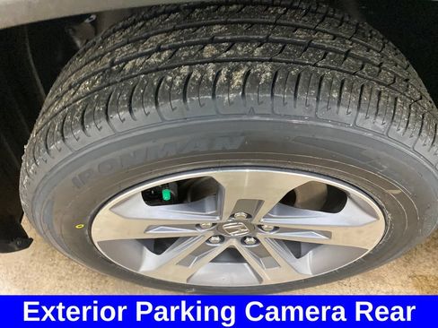 Used 2025 Honda Pilot EX-L image 16