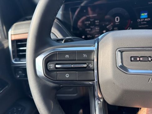 Used 2025 GMC Yukon Denali image 18