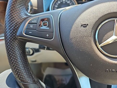 Used 2017 Mercedes-Benz E 300 image 20