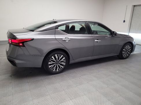 Used 2024 Nissan Altima 2.5 SV image 10