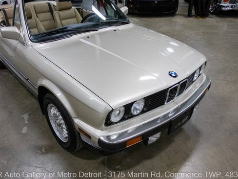 Used 1989 BMW 325i Convertible RWD image 14