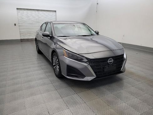 Used 2023 Nissan Altima 2.5 SV w/ SV Premium Package FWD image 13