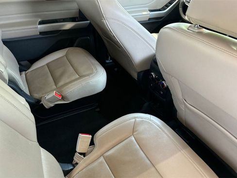 Used 2022 Ford Explorer Limited w/ Equipment Group 301A image 24