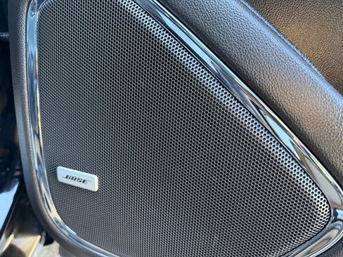 Used 2020 Chevrolet Suburban LT image 32