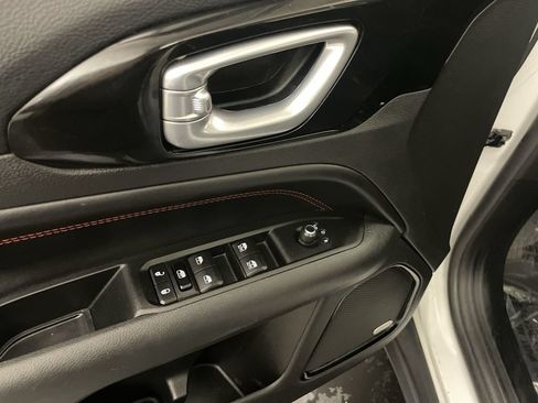 Used 2022 Jeep Compass Trailhawk w/ Sun and Sound Group AWD/4WD image 17