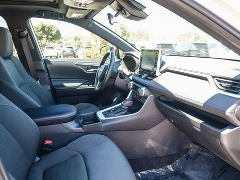 Used 2022 Toyota RAV4 SE AWD/4WD image 15