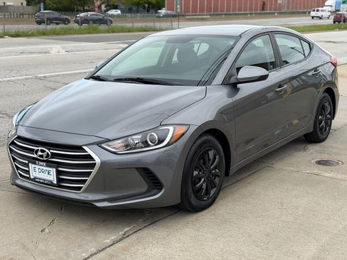 Used 2018 Hyundai Elantra SE w/ Cargo Package FWD image 1