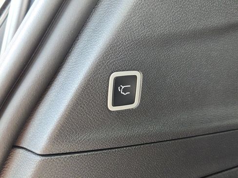 New 2026 Chrysler Pacifica Select FWD image 17