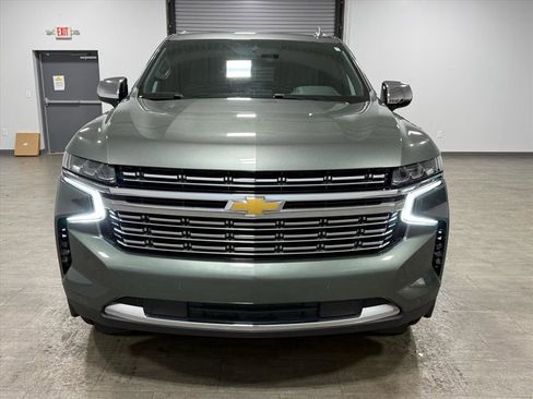 Used 2023 Chevrolet Suburban Premier image 9