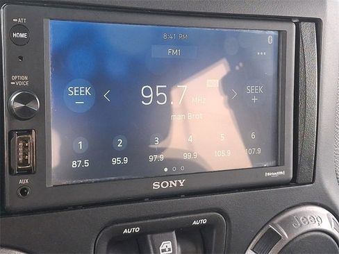 Used 2018 Jeep Wrangler Sport image 16