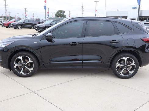 Used 2023 Ford Escape ST-Line Select w/ Tech Pack #2 image 9