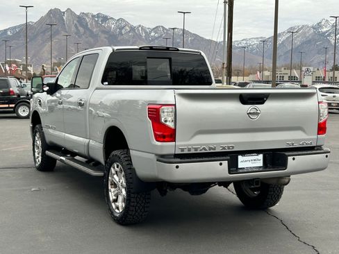 Used 2017 Nissan Titan SL image 3