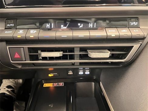 Used 2025 Toyota Camry LE image 20