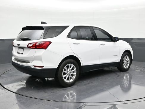 Used 2018 Chevrolet Equinox LS image 5