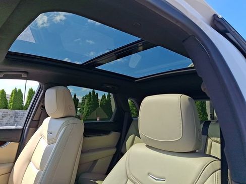 Certified 2018 Cadillac XT5 Luxury w/ Driver Awareness Package AWD/4WD image 13