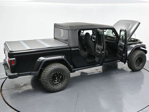 Used 2021 Jeep Gladiator Willys image 34