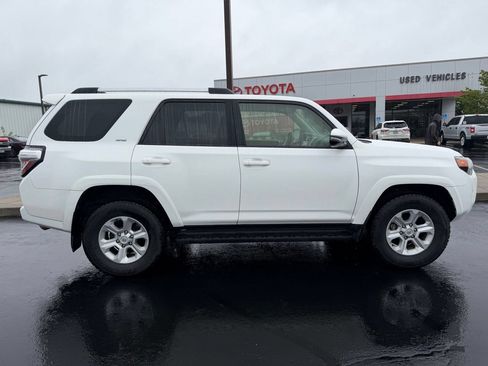 Used 2024 Toyota 4Runner SR5 Premium AWD/4WD image 8