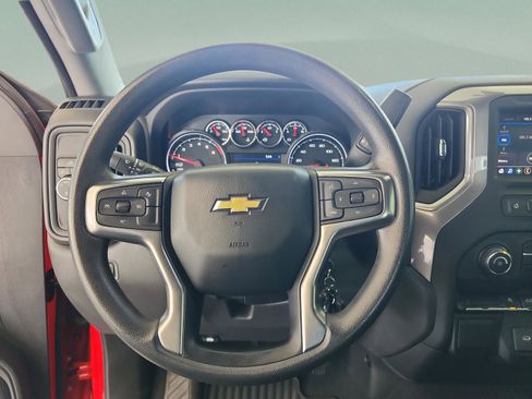 Used 2022 Chevrolet Silverado 1500 Custom w/ Safety Confidence Package RWD image 9