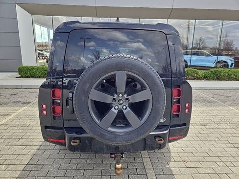 Used 2023 Land Rover Defender 130 X-Dynamic SE image 6