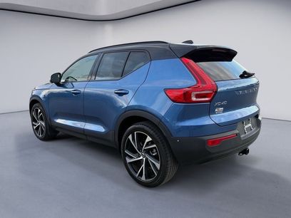 Used 2021 Volvo XC40 T4 R-Design w/ Advanced Package