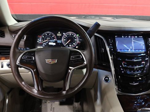 Used 2015 Cadillac Escalade Luxury AWD/4WD image 54
