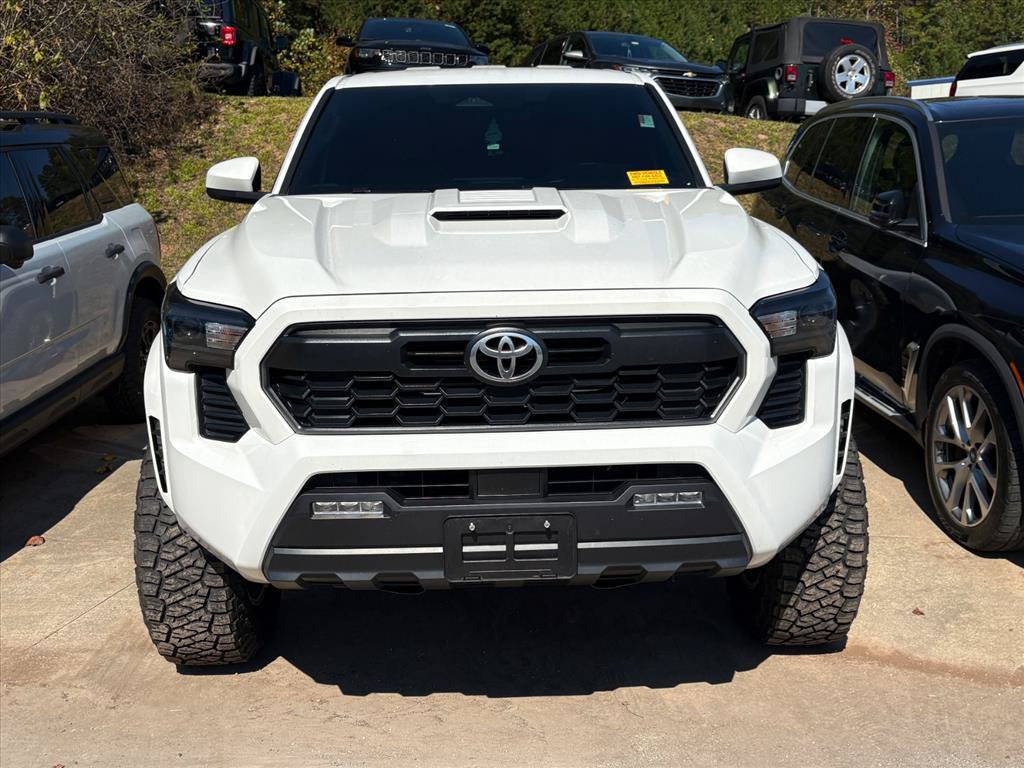 Used 2025 Toyota Tacoma TRD Sport AWD/4WD image 2
