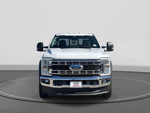 New 2026 Ford F450 XL w/ XL Chrome Package image 2