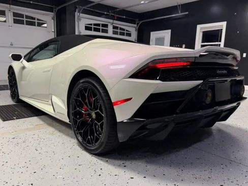Used 2024 Lamborghini Huracan EVO AWD/4WD image 13