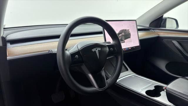 Used 2024 Tesla Model Y Long Range RWD image 23