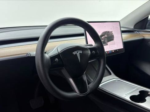 Used 2024 Tesla Model Y Long Range RWD image 23
