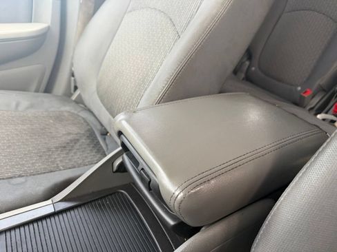 Used 2012 Chevrolet Traverse LS FWD image 12