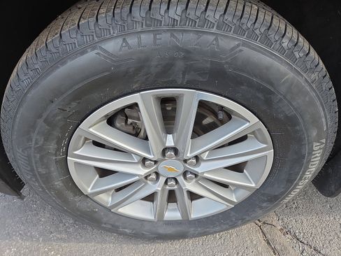 Used 2023 Chevrolet Traverse LT w/ LPO, Floor Liner Package image 12