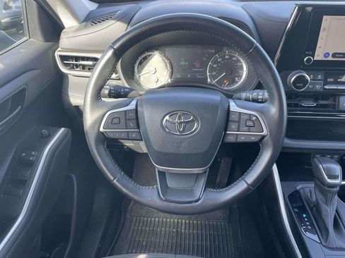 Used 2023 Toyota Highlander LE image 26