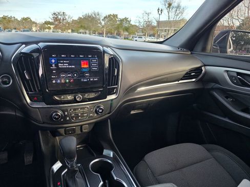 Certified 2023 Chevrolet Traverse LT image 24