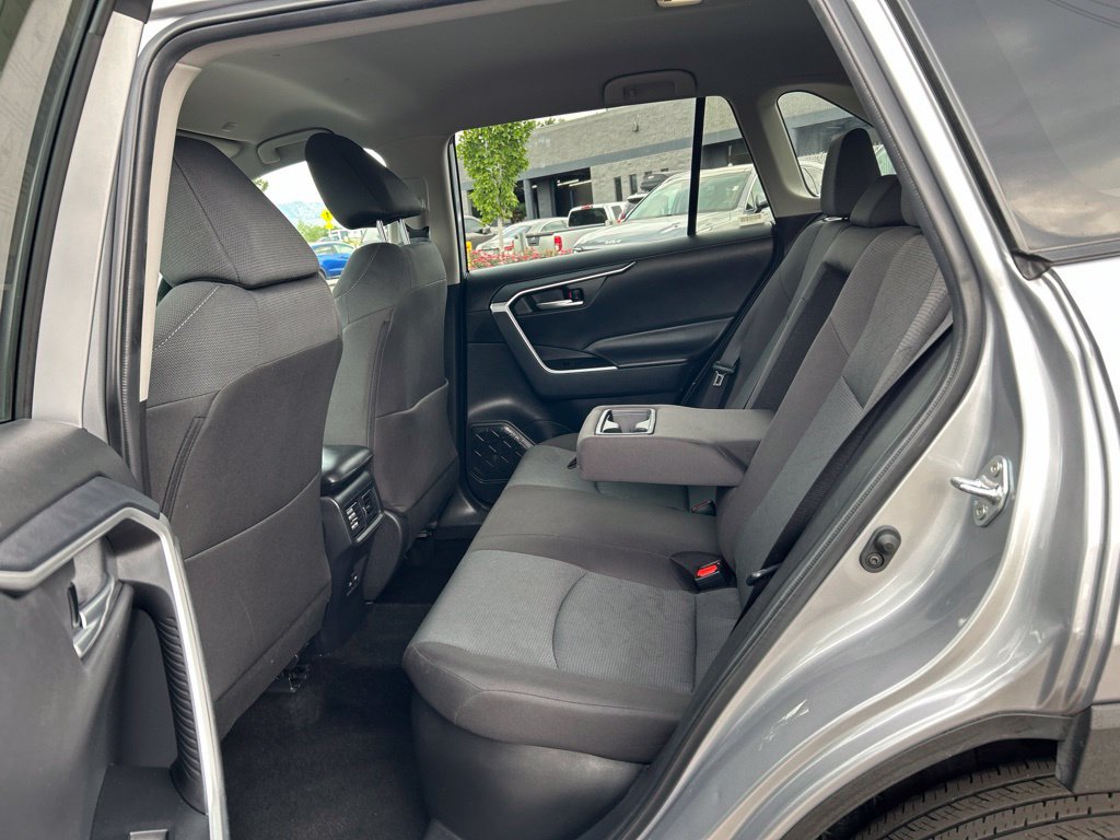 Used 2025 Toyota RAV4 XLE AWD/4WD image 20