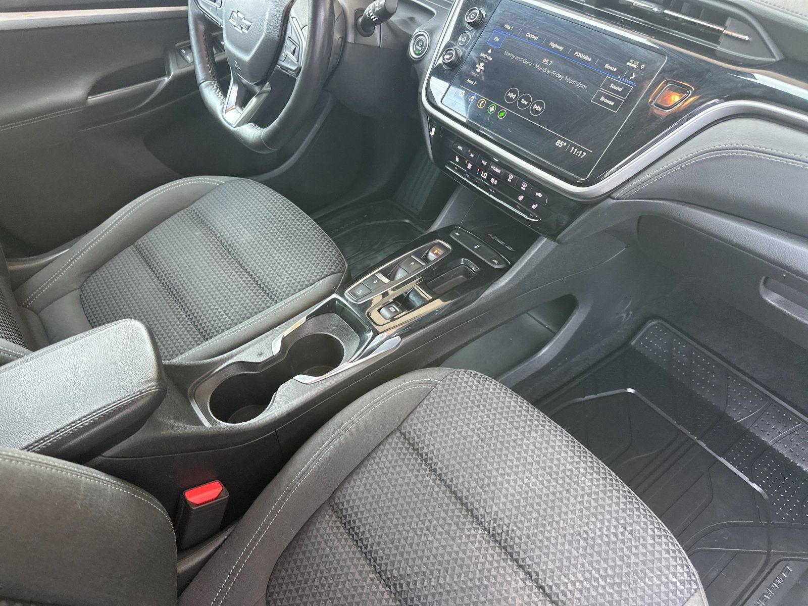 Used 2023 Chevrolet Bolt EUV LT w/ Comfort Package FWD image 16