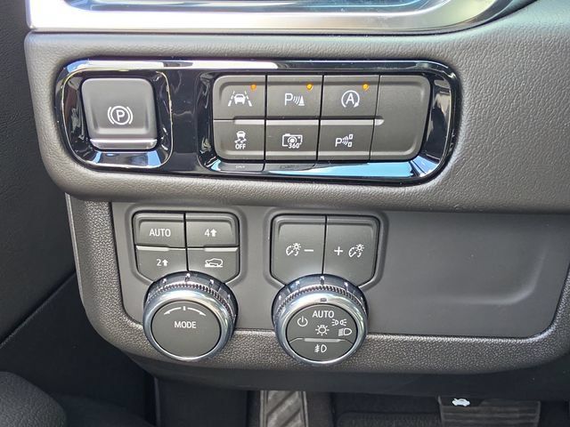New 2026 GMC Yukon Denali AWD/4WD image 23