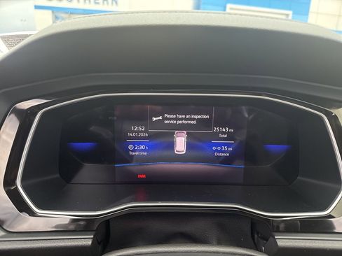 Used 2024 Volkswagen Jetta SE image 12