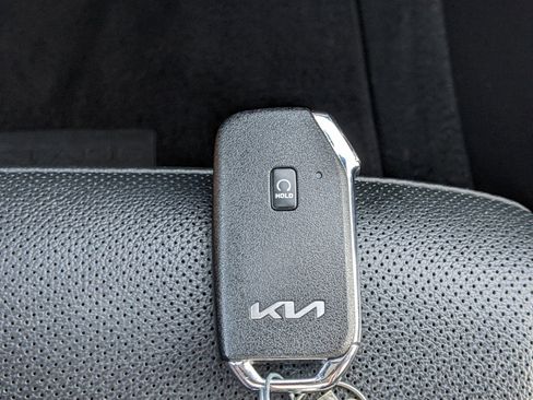 Certified 2023 Kia Sportage SX image 32