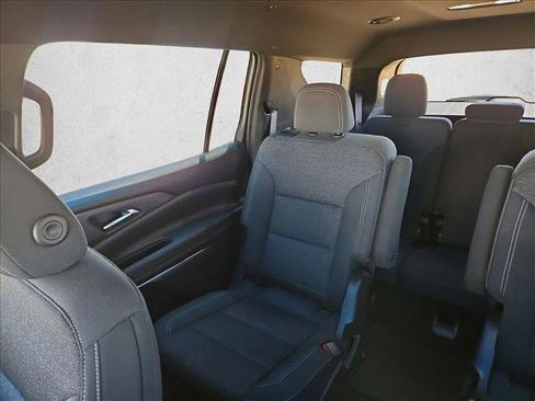 Used 2024 Chevrolet Traverse LT AWD/4WD image 6