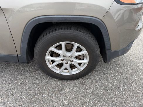 Used 2017 Jeep Cherokee Latitude w/ Trailer Tow Group image 4