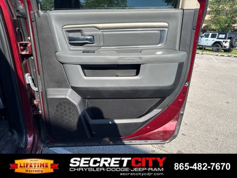 Used 2017 RAM 2500 Big Horn w/ Sport Appearance Group AWD/4WD image 14
